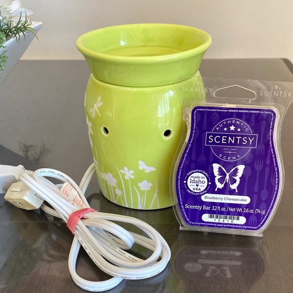 Scentsy Other - Scentsy Lime Green Firefly Electric Wax Burner Cheesecake Bar